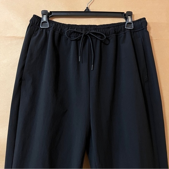 Aritzia | Tna Rush Pant Slim Track Pants Pull-On Joggers Zippers Black Size M - Picture 3 of 13